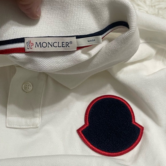 Like New Men’s Size Small MONCLER Chenille Logo Patch Polo Shirt White/Black/Red - Picture 11 of 16